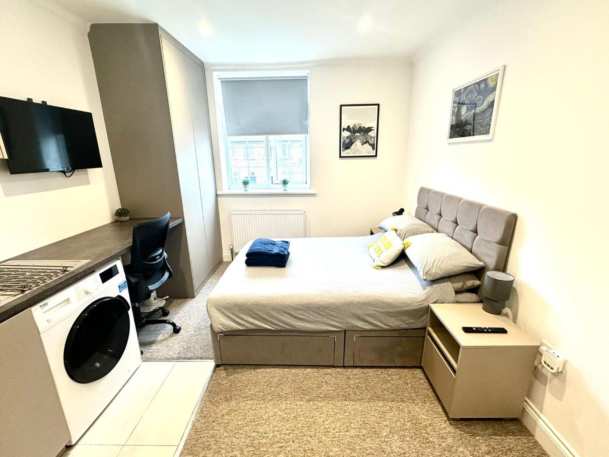 Bright Modern, Private Apartment,15 Mins To Central London Хендън Екстериор снимка